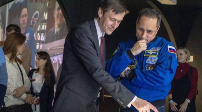 Космонавт Антон Шкаплеров станет гостем иммерсивной выставки «Реальный космос»